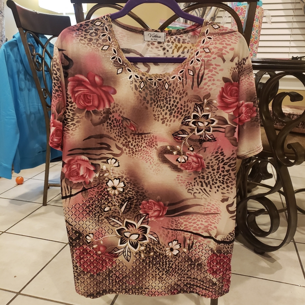 Victoria Leopard And Floral Gold Sparkle Short Sleeve   Shirt